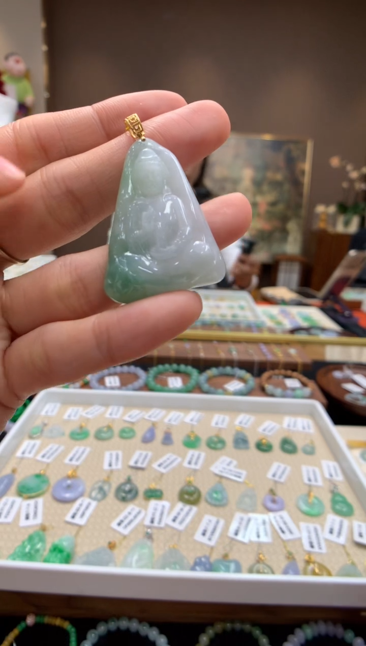 【闪购商品】翡翠颈饰18K金镶嵌观音