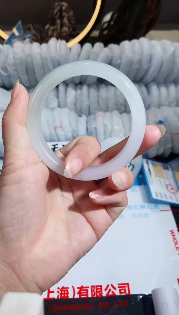 【闪购商品】石英质玉手镯未镶嵌31-61