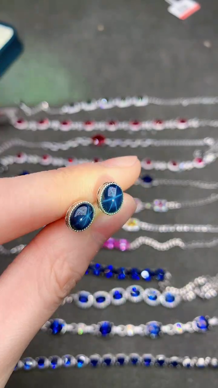 【闪购商品】星光蓝宝石耳饰银S925镶嵌....