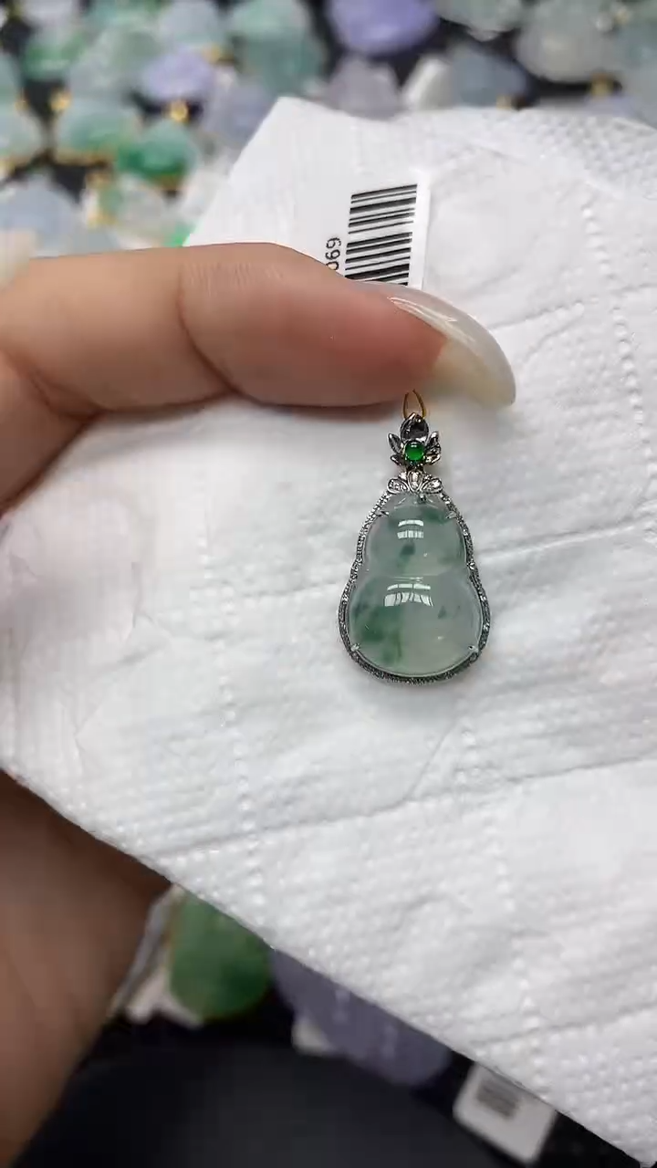 颈饰18K金镶嵌翡翠11111111111