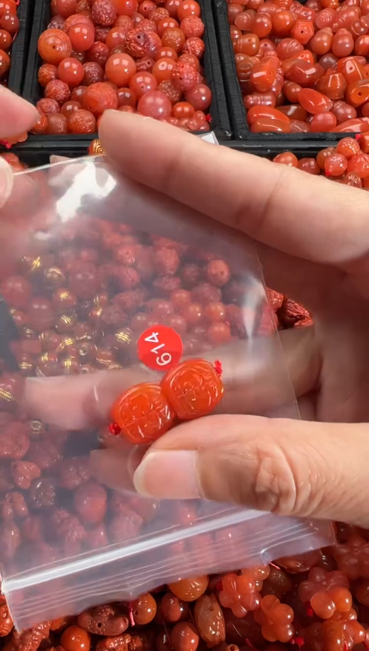 【闪购商品】南红玛瑙颈饰未镶嵌1