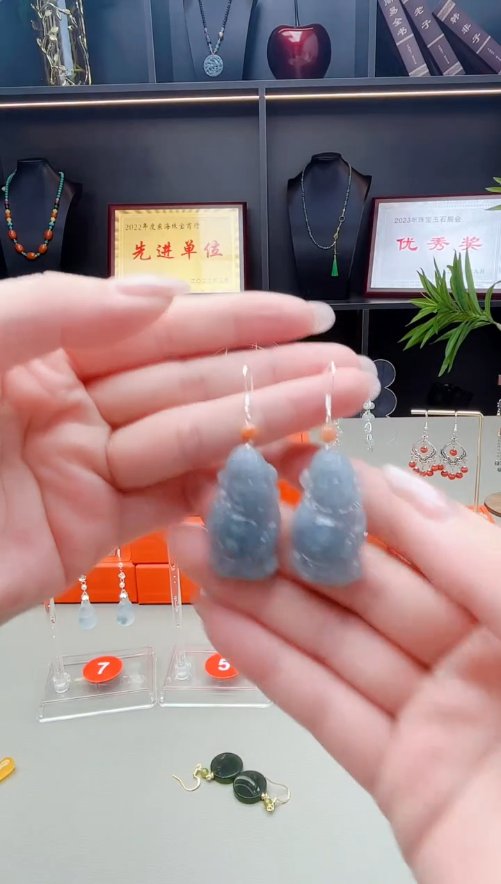 未镶嵌翡翠耳饰财神