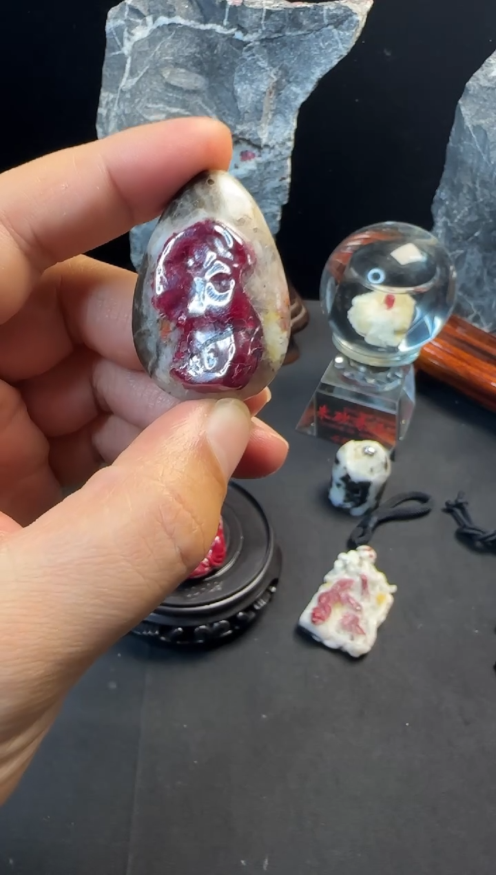 天然辰砂天然朱砂晶体原石吊坠挂件
