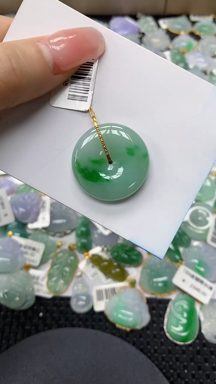 颈饰18K金镶嵌翡翠11111111111