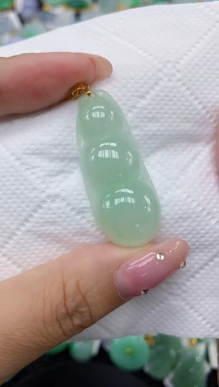 翡翠18K金镶嵌颈饰1111111111