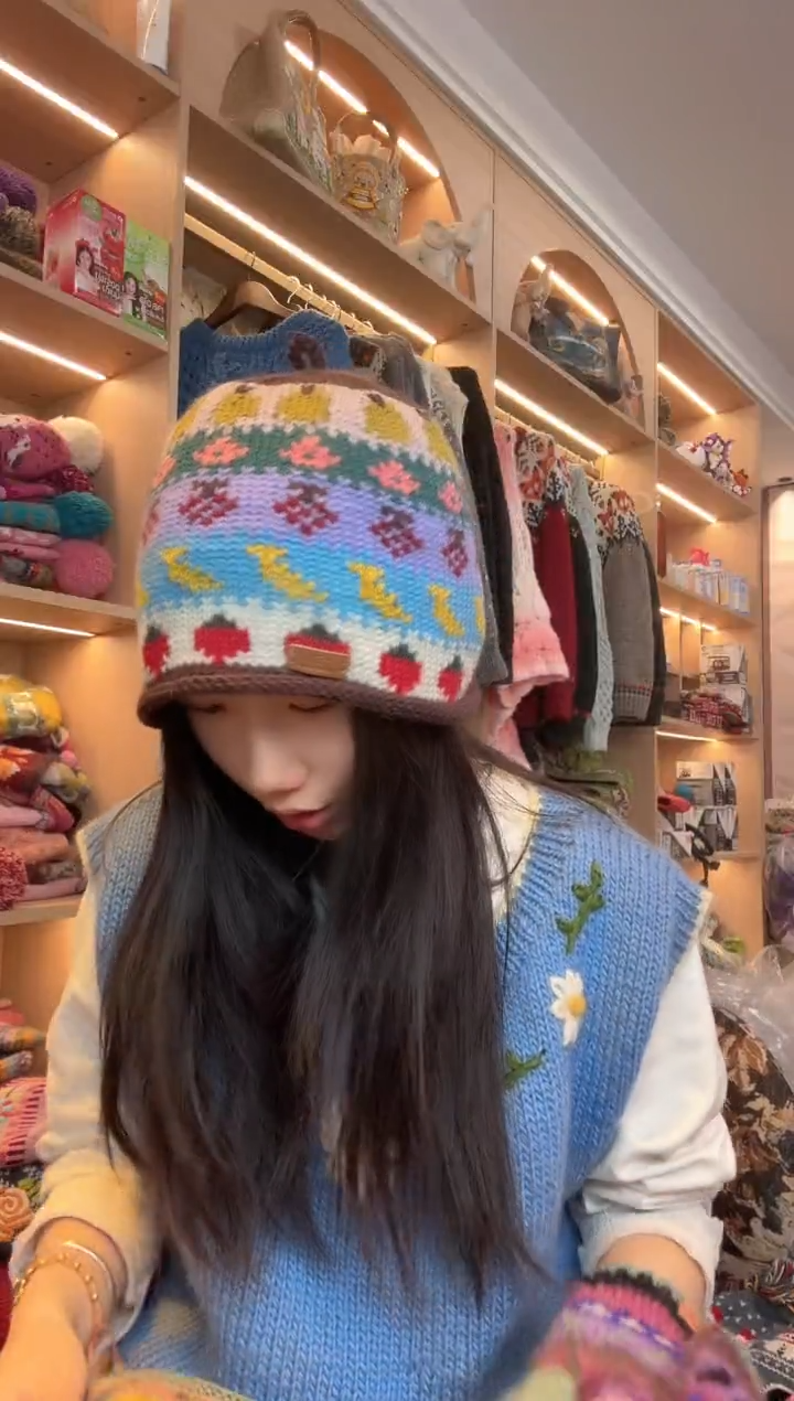 羊毛卷边西红柿冷帽