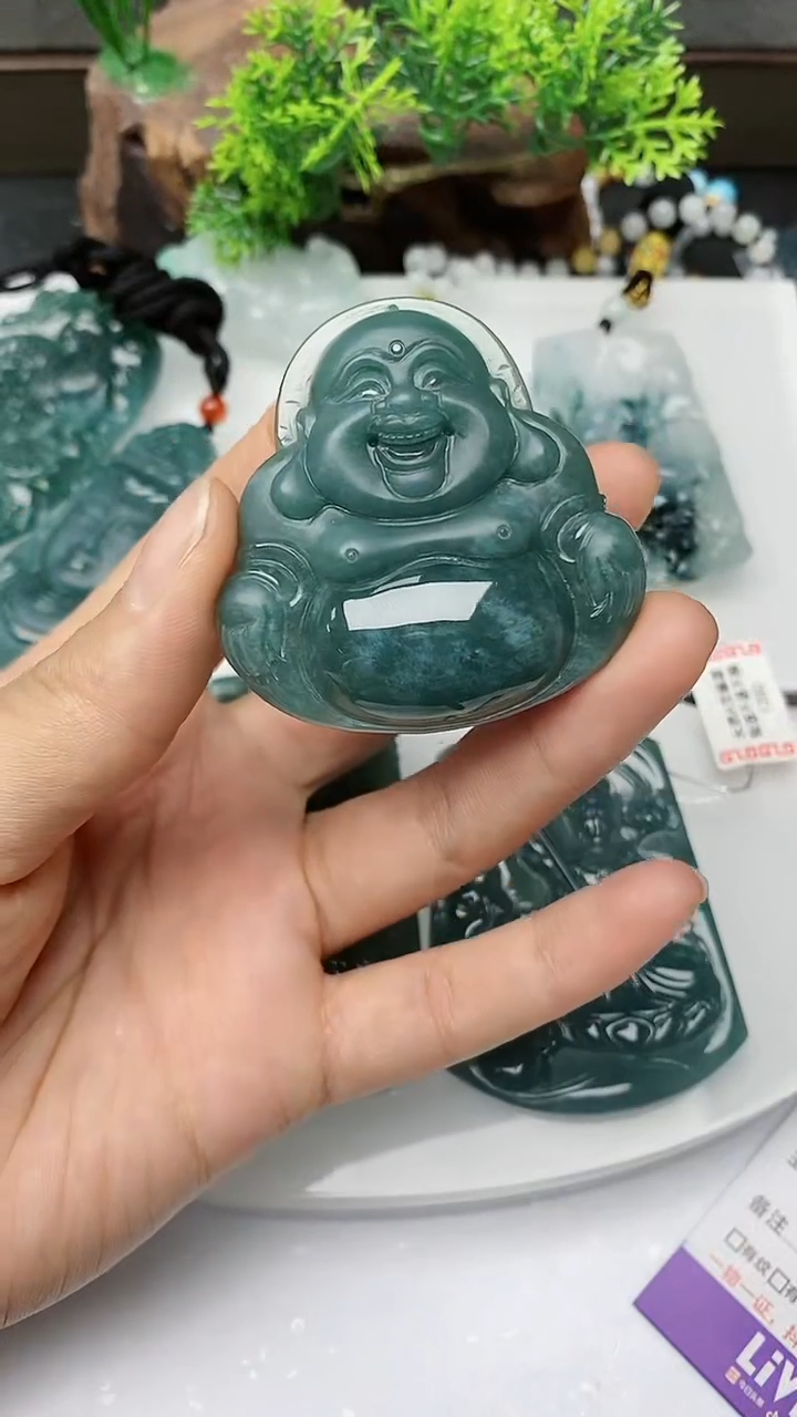 【闪购商品】翡翠颈饰未镶嵌         