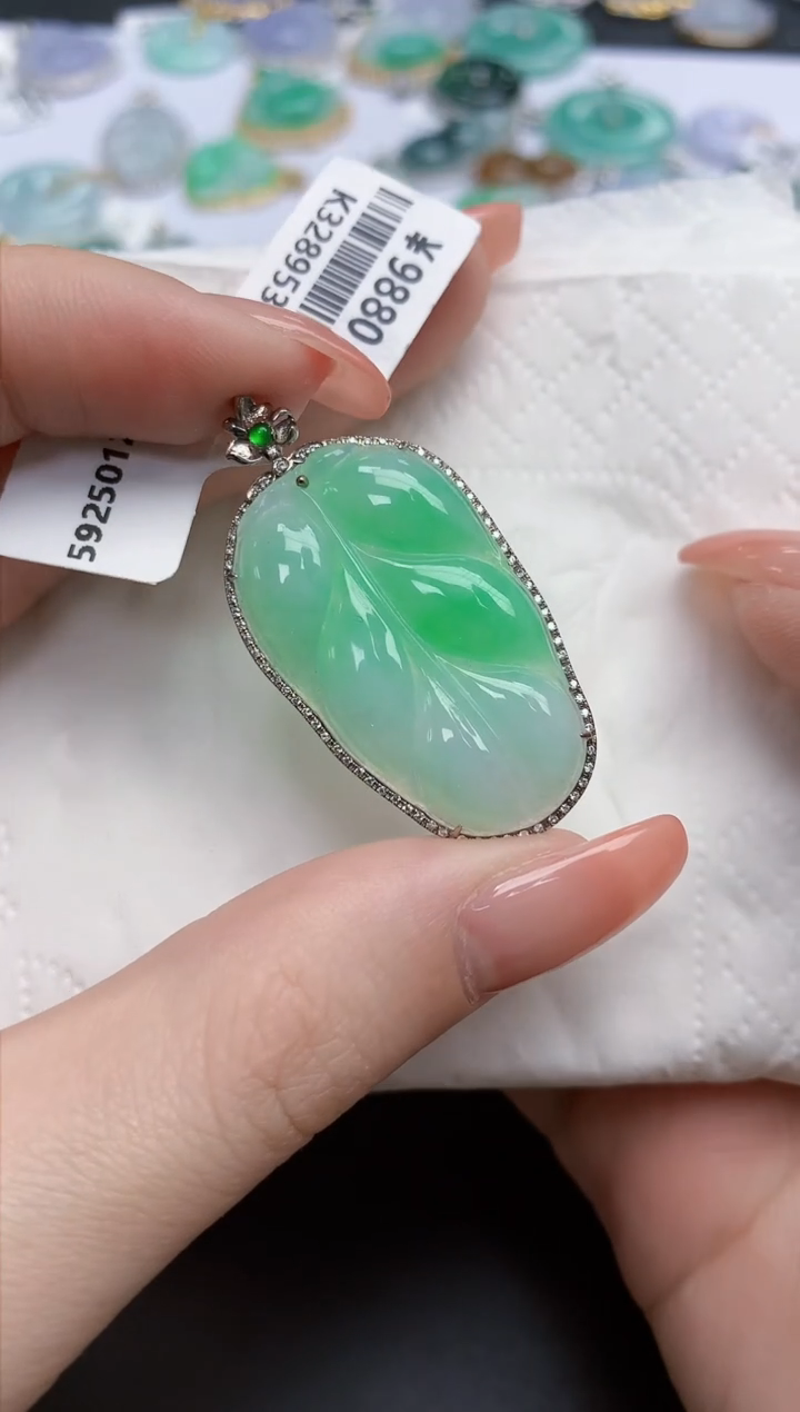 【闪购商品】翡翠颈饰18K金镶嵌天然缅甸翡翠A货