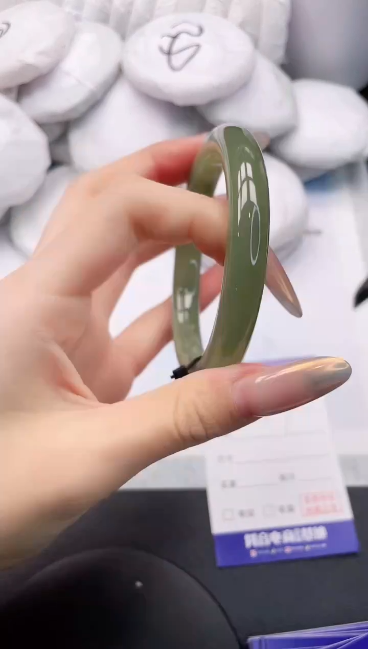 【闪购商品】和田玉手镯未镶嵌7K497-60