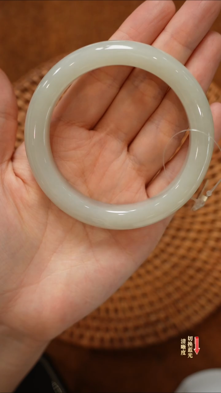 【闪购商品】和田玉手镯未镶嵌0205-040（57圈口）微瑕