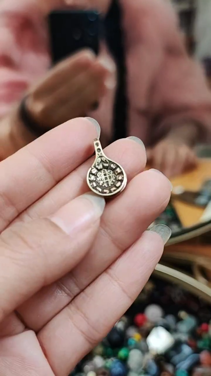 琉璃/树脂/塑料类藏传老黄铜九宫牌卡子