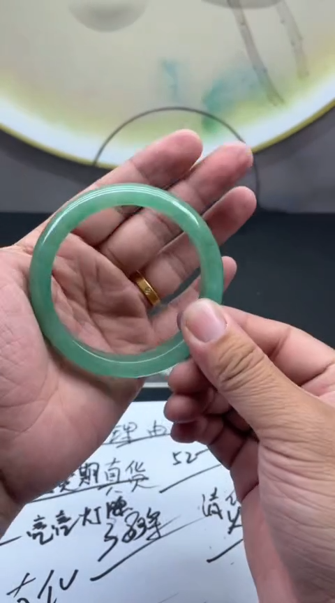 下单就是图片的手镯，放心冲！A199