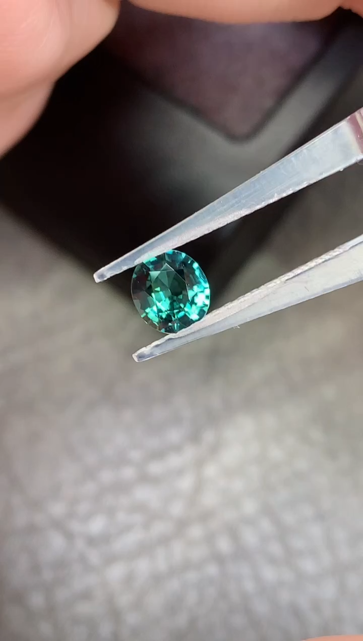 【闪购商品】碧玺裸石未镶嵌0.77ct 拉贡 EX