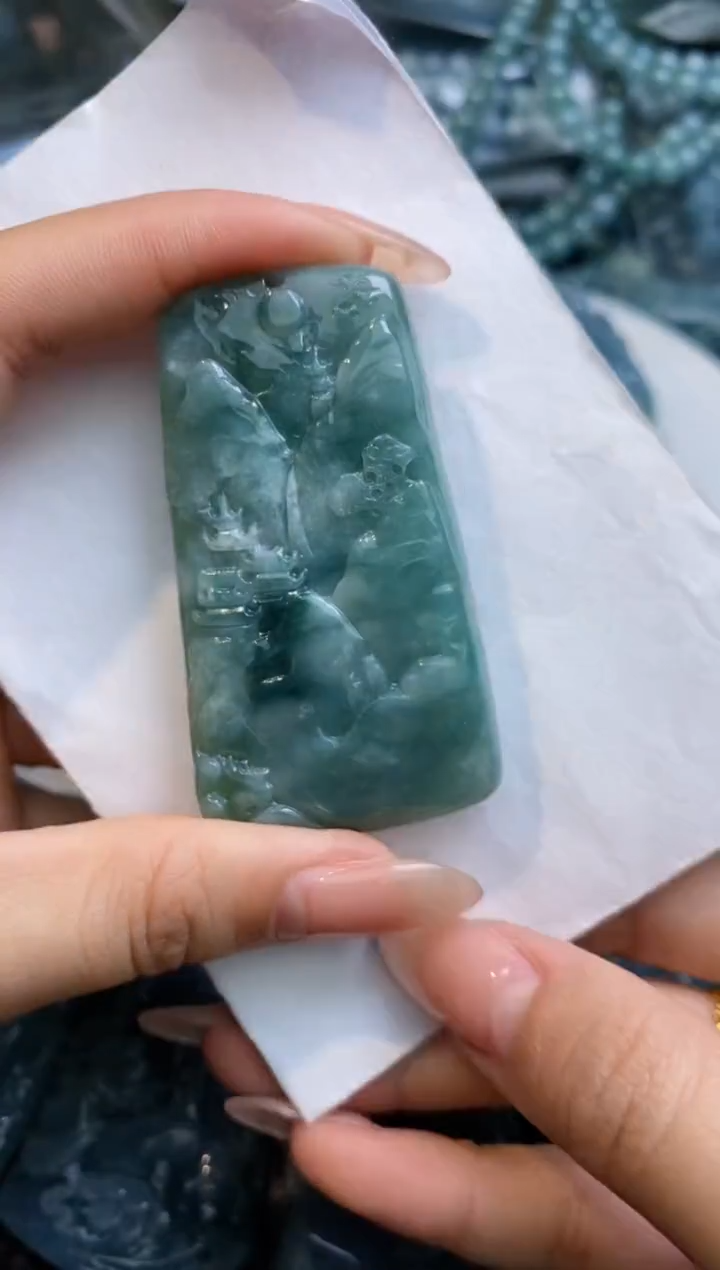 【闪购商品】翡翠颈饰未镶嵌           