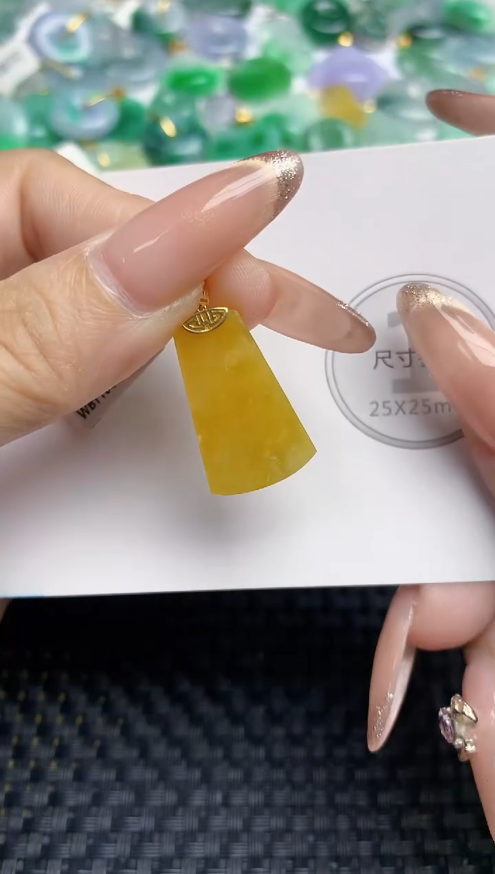 颈饰18K金镶嵌翡翠天然缅甸A货翡翠百元以上9元证书费自理1