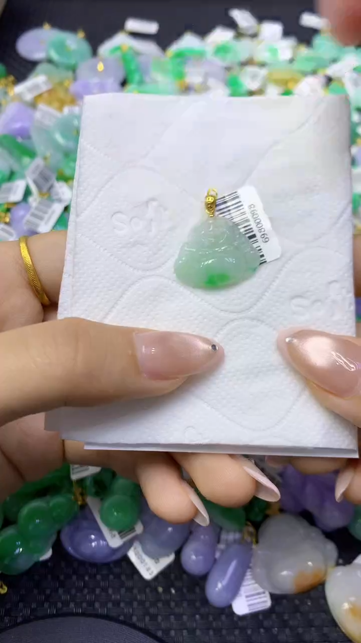 颈饰未镶嵌翡翠天然缅甸翡翠A货