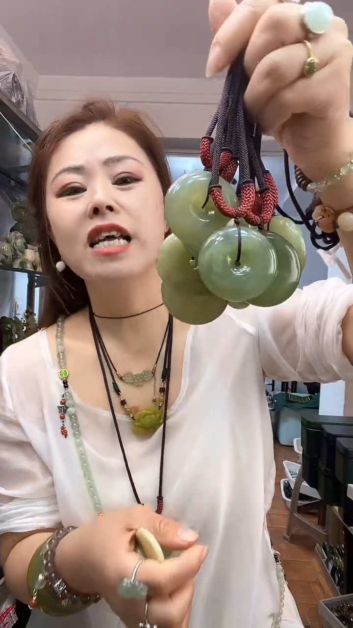 岫玉未镶嵌吊坠大平安扣多样性发货其中之一