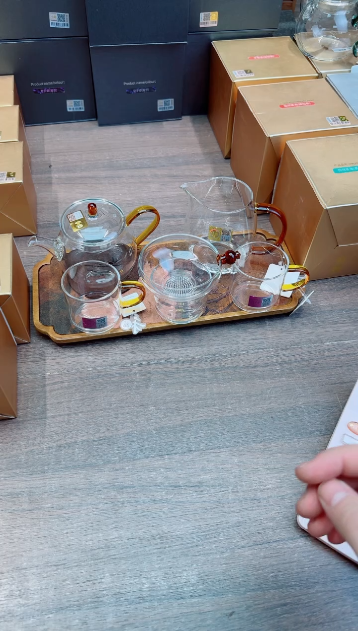 禾器金标逸杯琥珀+澄然琥珀+青云壶琥珀+茶漏琥珀+杯垫+茶巾