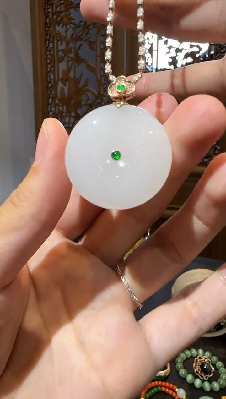 【闪购商品】和田玉吊坠18K金镶嵌1