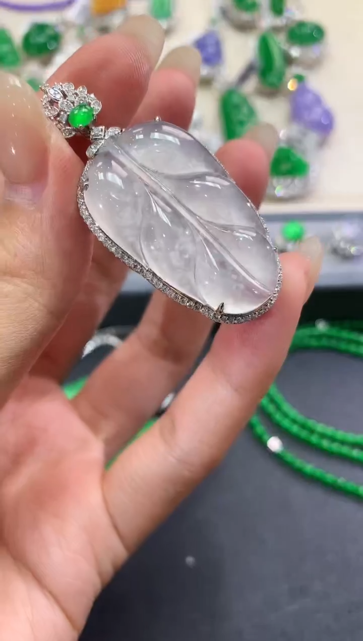 【闪购商品】翡翠吊坠(不含链)18K金镶嵌w133      