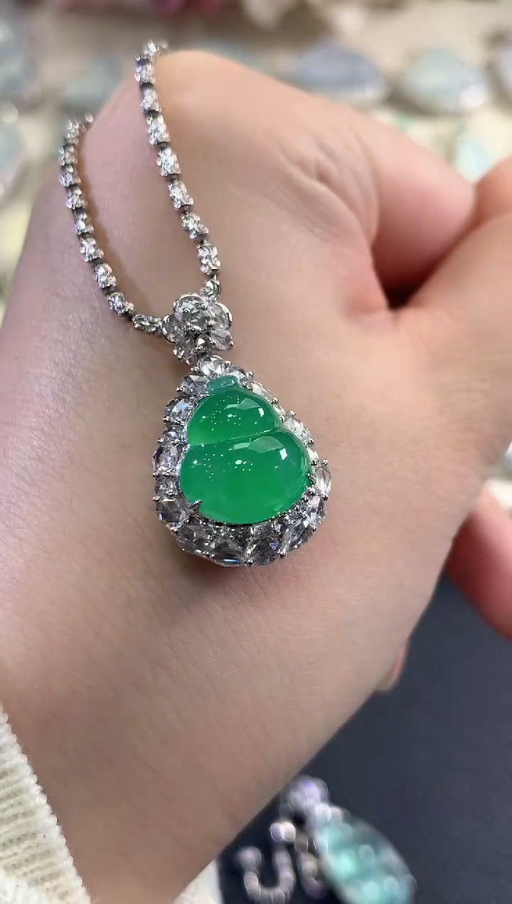 吊坠(不含链)18K金镶嵌翡翠c70    