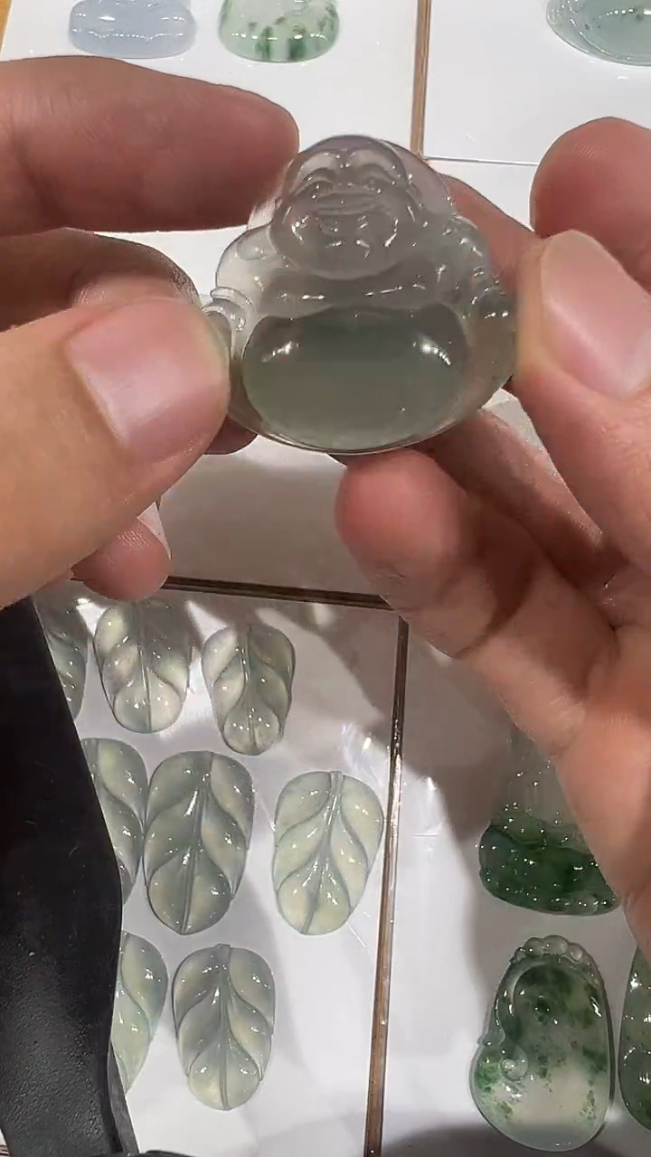 定制翡翠未镶嵌佛公