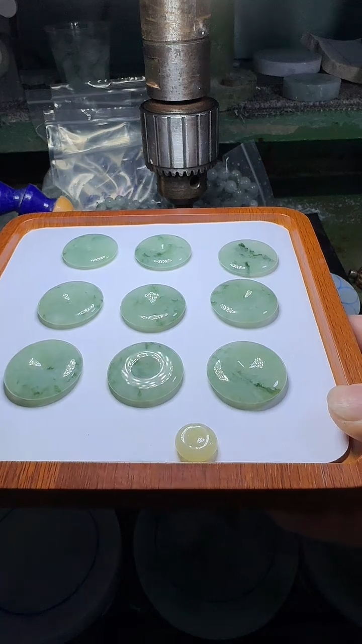 颈饰未镶嵌翡翠飘花平安扣多样性发一件