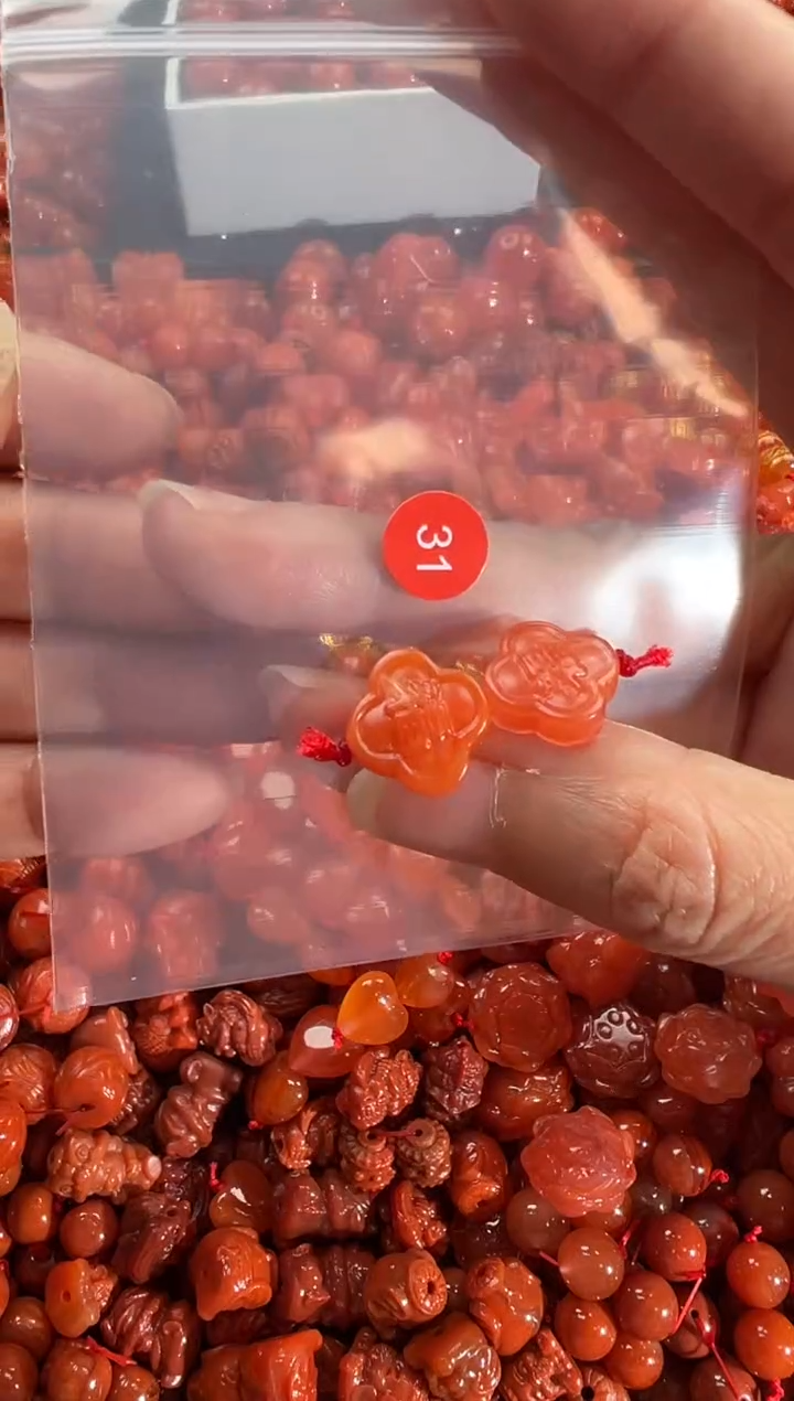 【闪购商品】南红玛瑙颈饰未镶嵌1