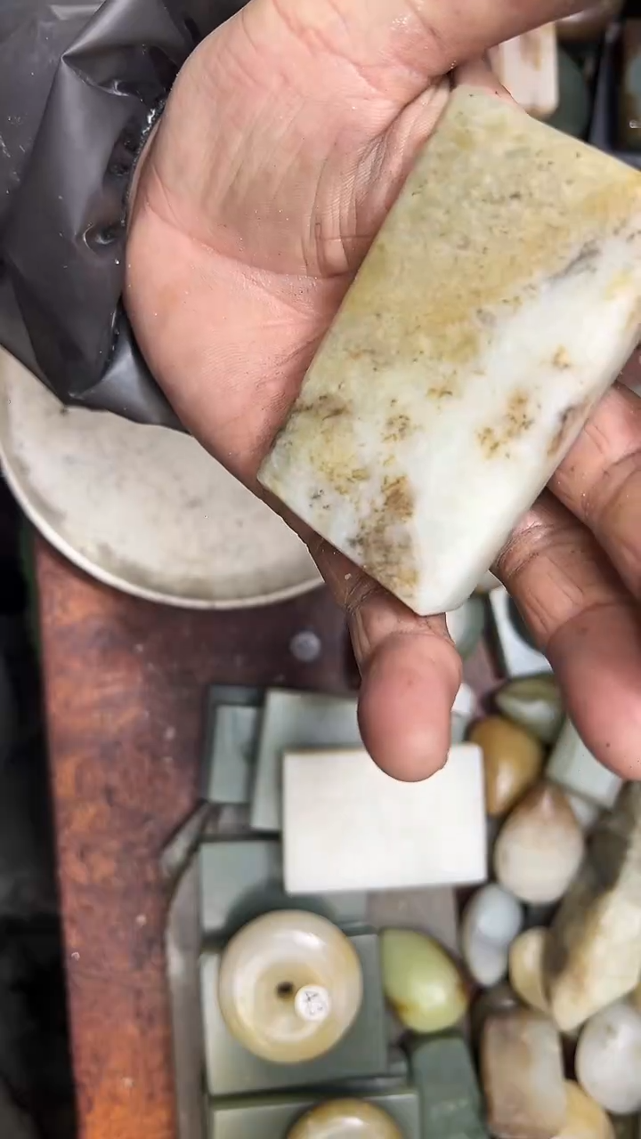 未镶嵌和田玉珠宝半成品1