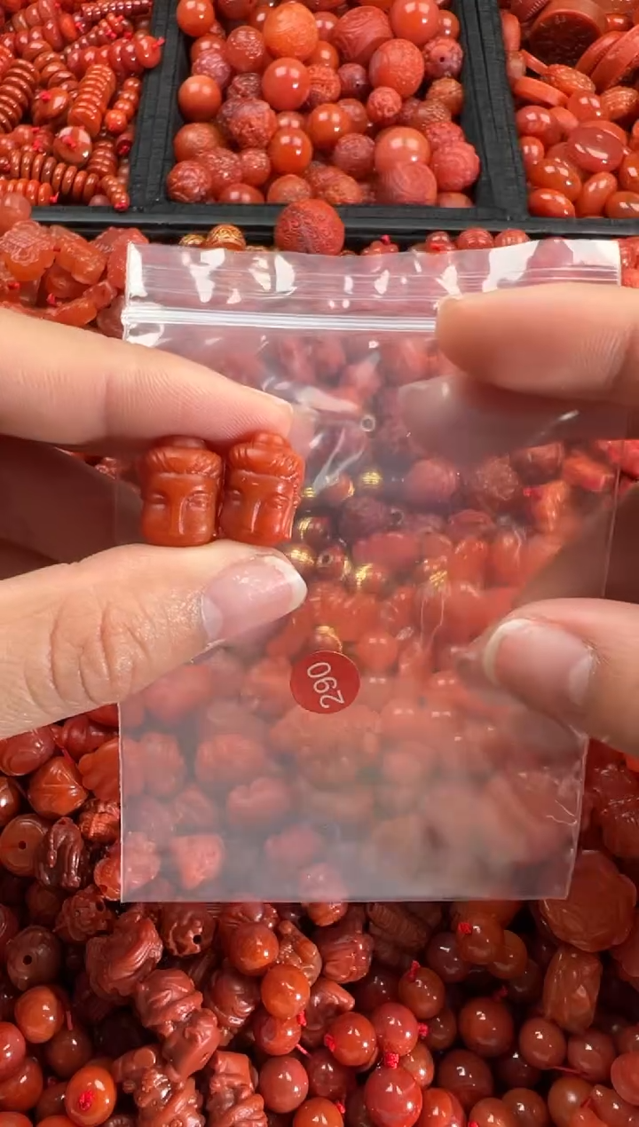 【闪购商品】南红玛瑙颈饰未镶嵌1