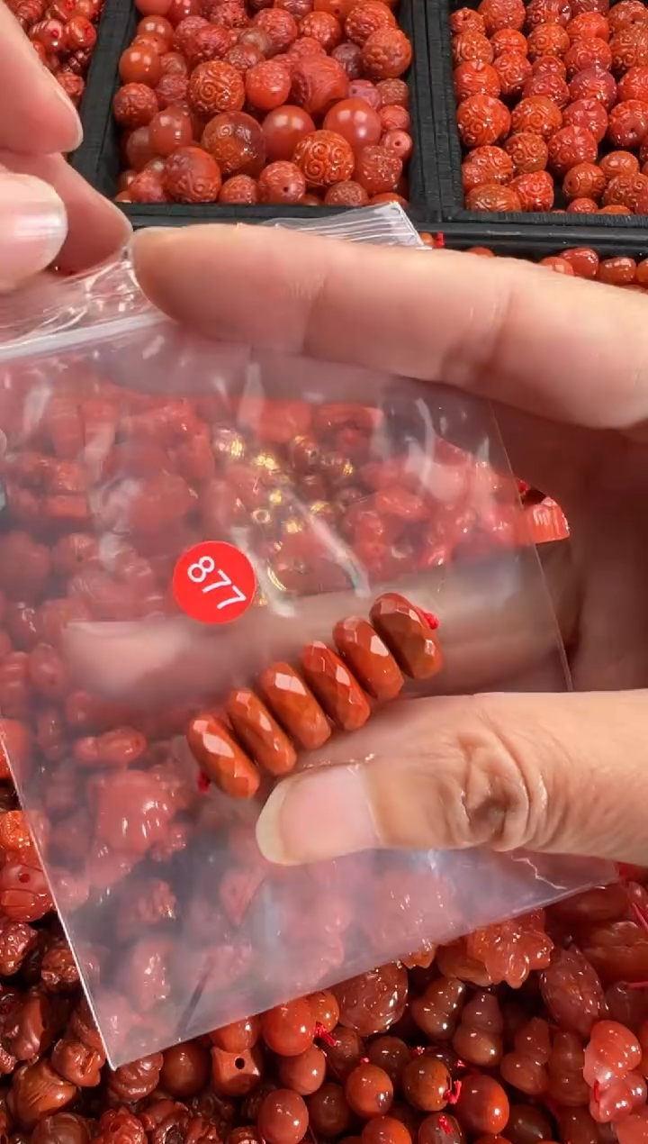 【闪购商品】南红玛瑙颈饰未镶嵌1