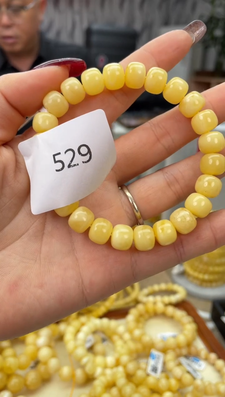 【闪购商品】琥珀裸石未镶嵌529多样性发其中一件