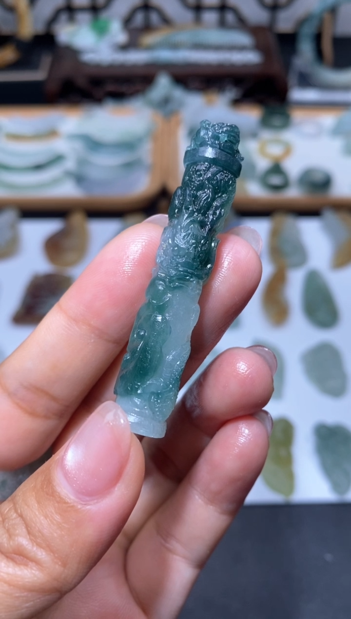 【闪购商品】定制翡翠未镶嵌龙柱