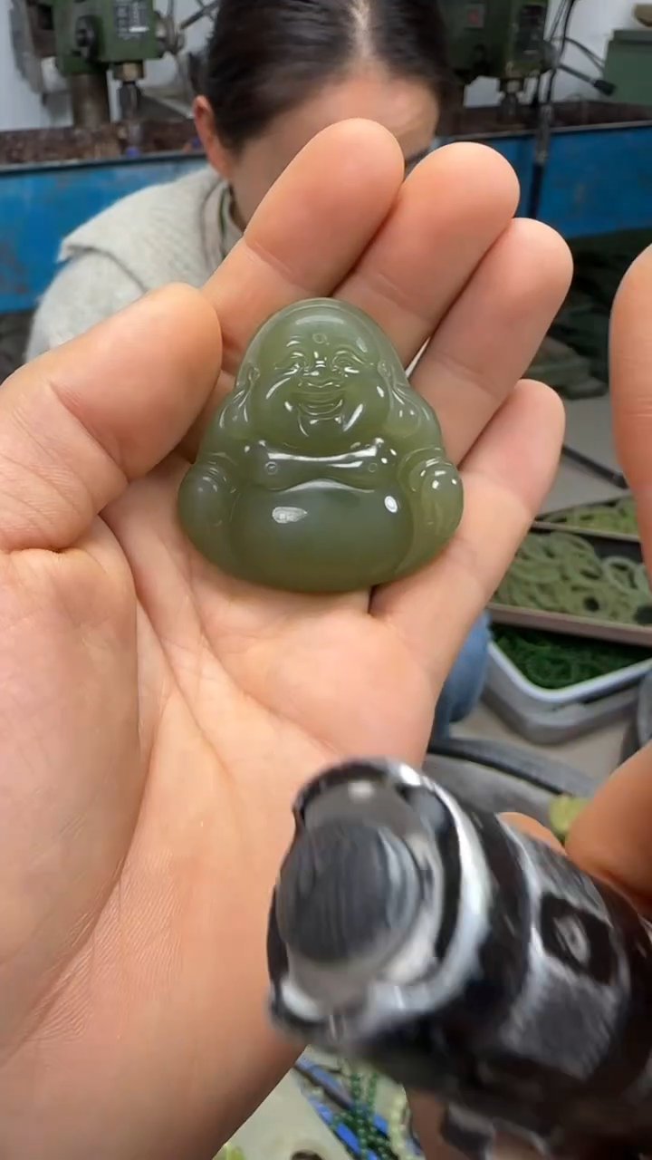 湖水绿色大肚佛公
