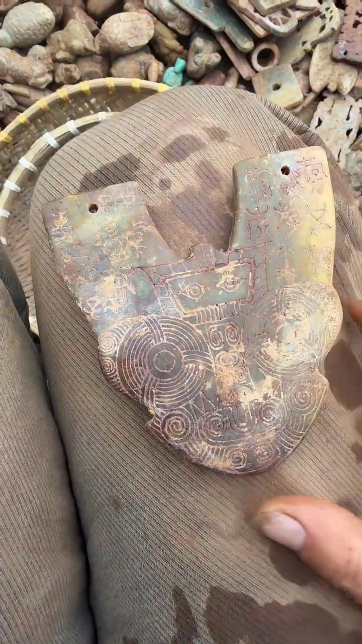 未镶嵌岫岩河磨玉（透闪石质玉）挂件花*仔岫岩河磨玉