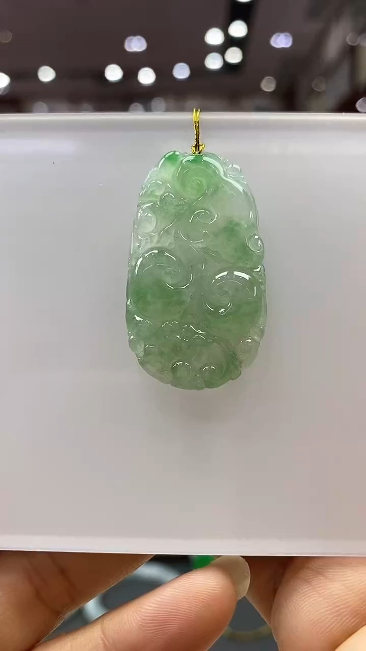 颈饰未镶嵌翡翠如意