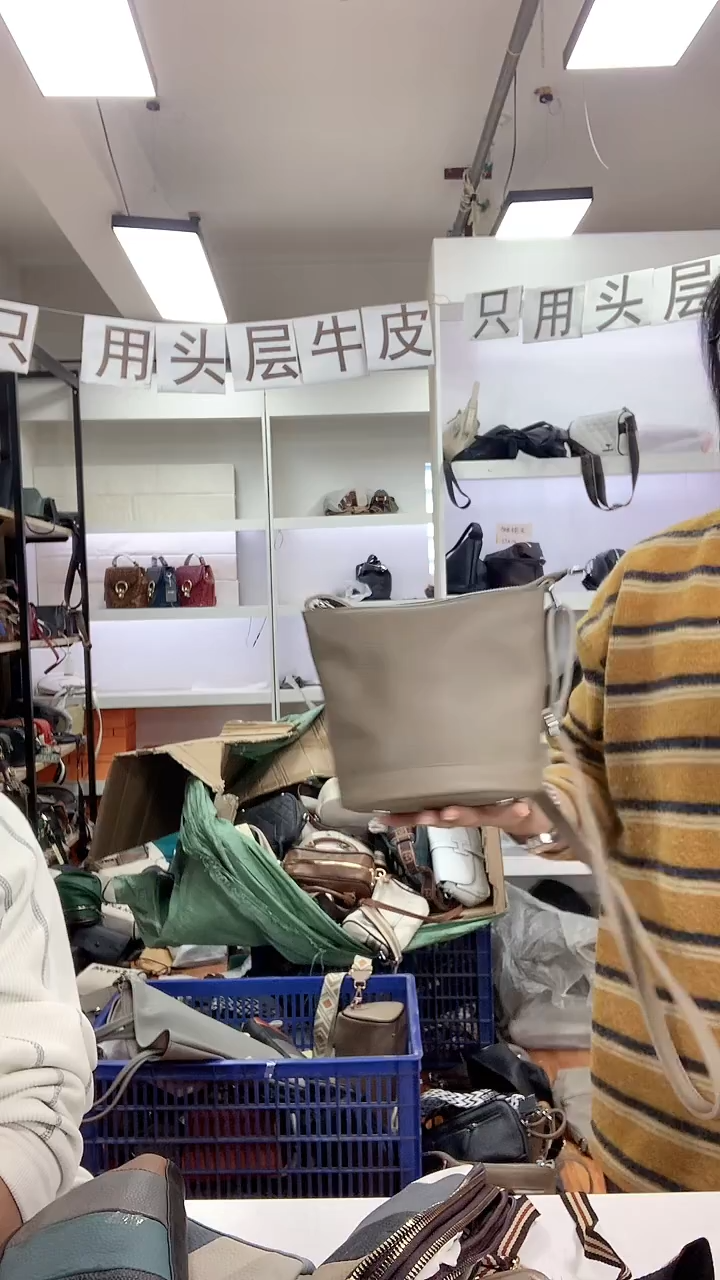 头层牛皮清货真皮  新水桶卡其色