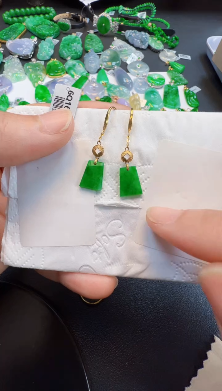 【闪购商品】翡翠耳饰18K金镶嵌1880元