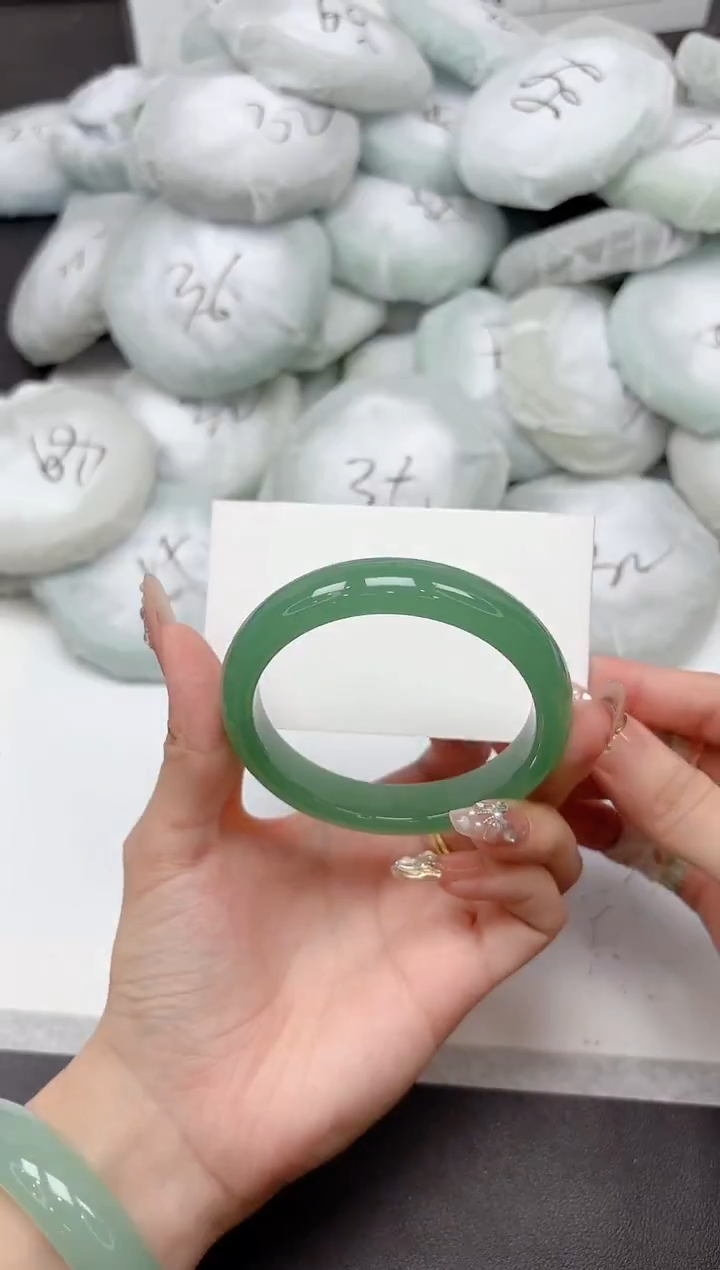 未镶嵌手镯石英质玉282-57.3