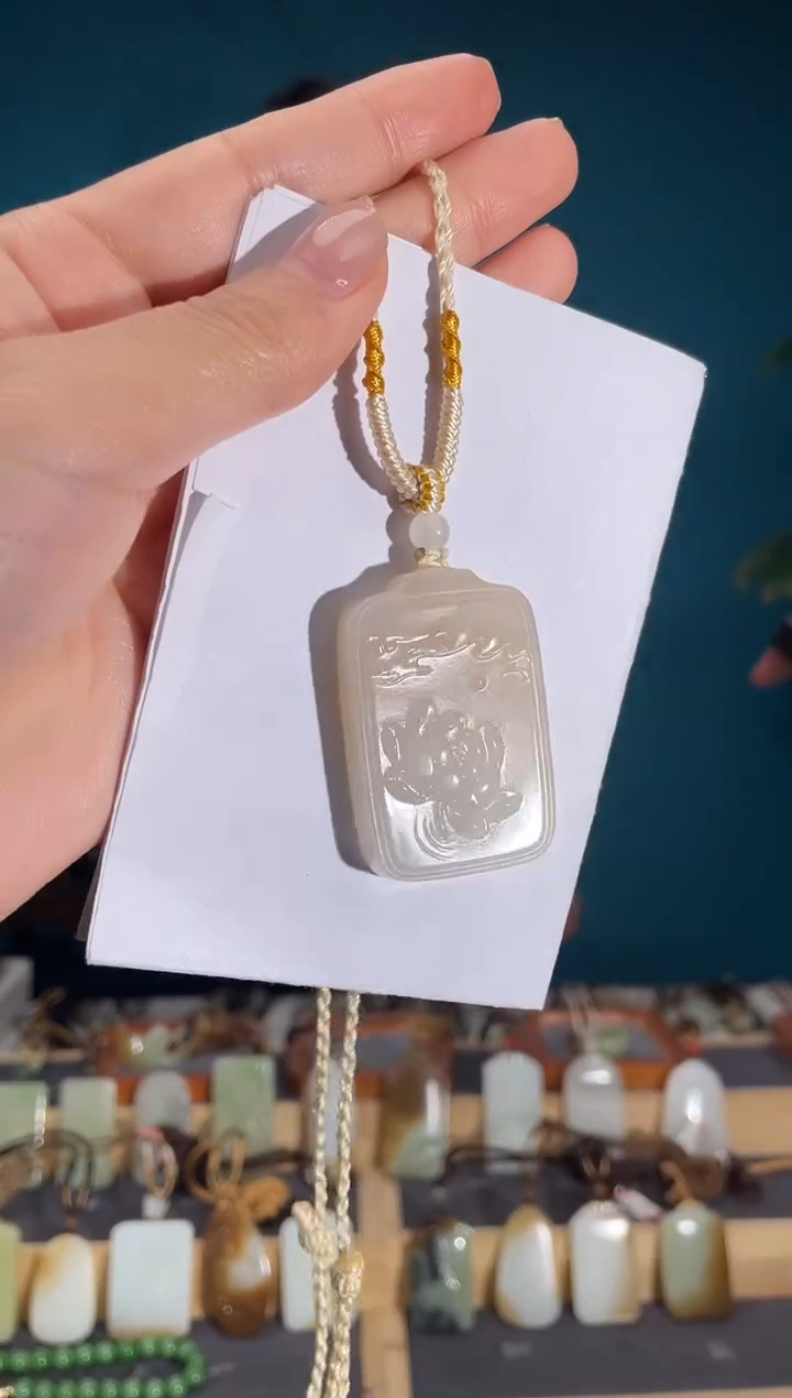 颈饰未镶嵌和田玉1