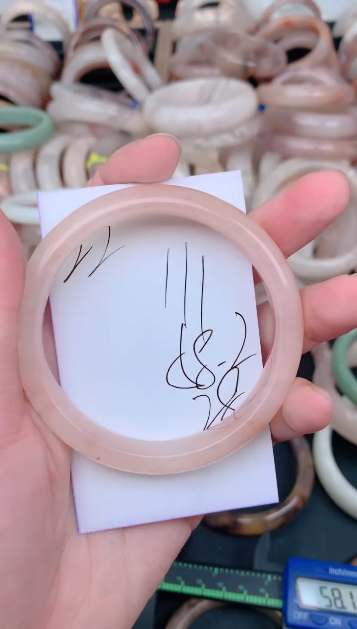 未镶嵌手镯石英质玉111