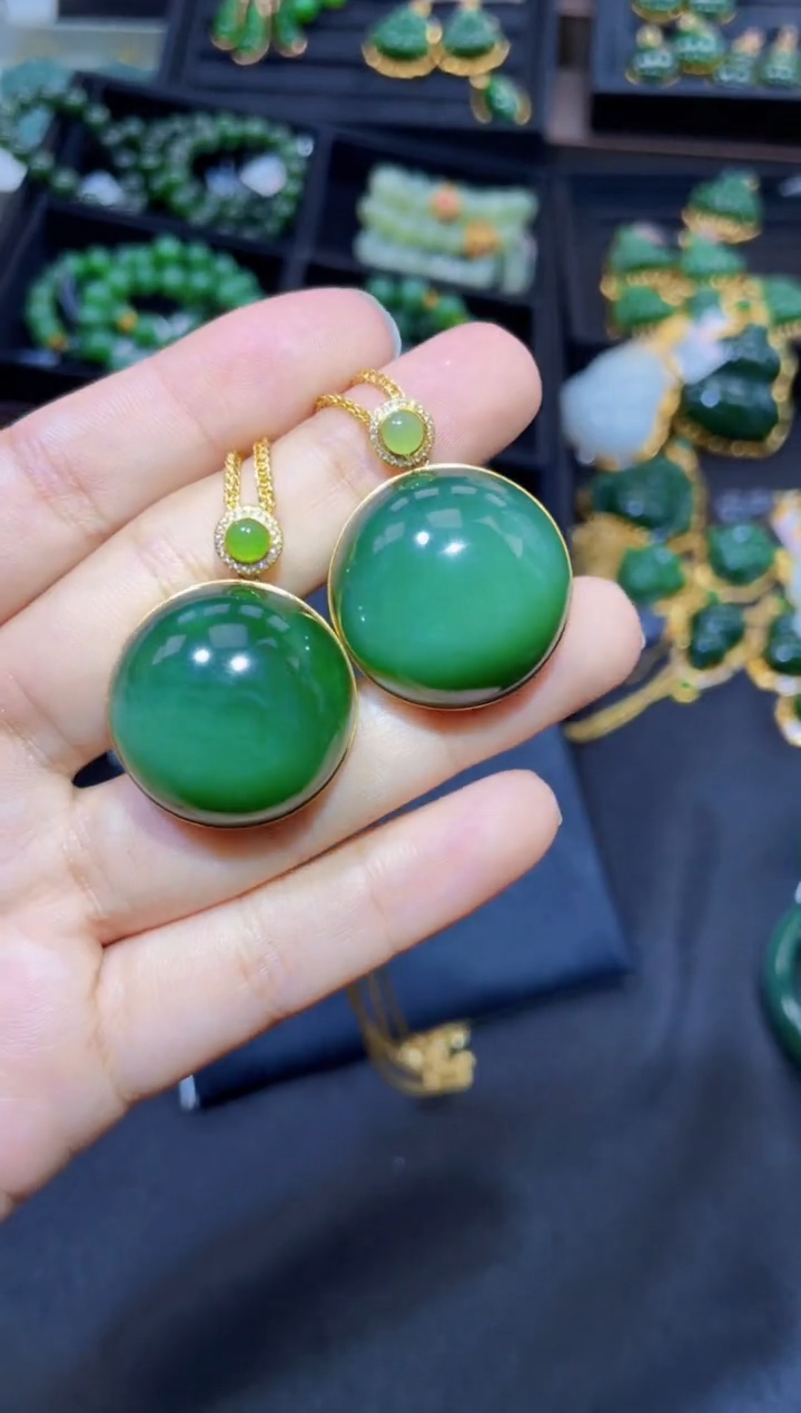 和田玉18K金镶嵌吊坠(赠链)30MM 多样性发一