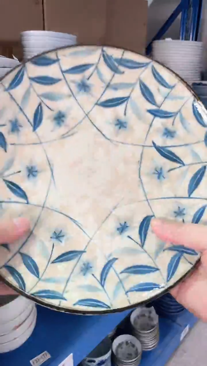 陶瓷黄泥桔梗8.9寸盘 微瑕