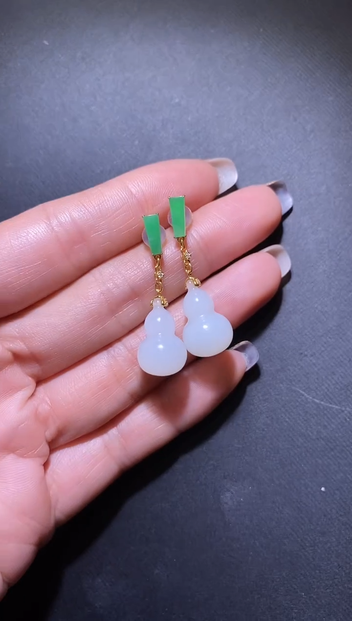 18K金镶嵌和田玉耳饰和田葫芦耳钉