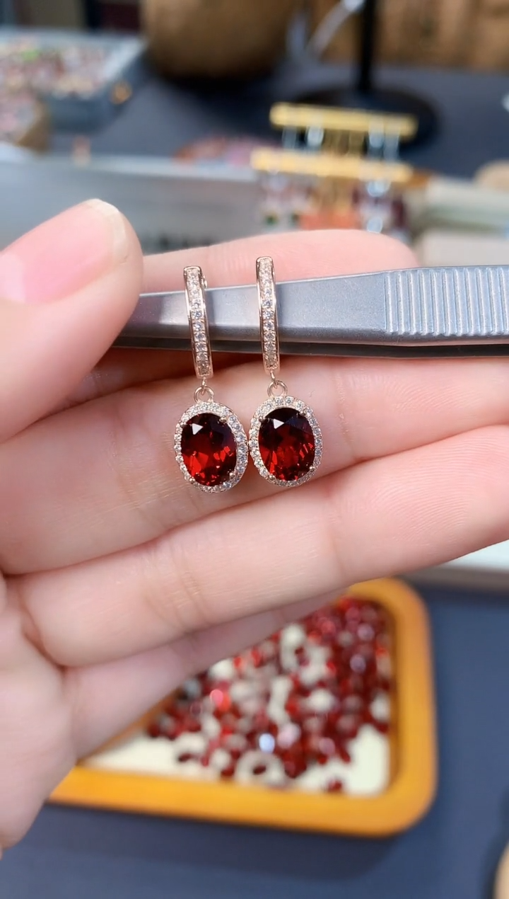 【闪购商品】石榴石耳扣银S925镶嵌天然