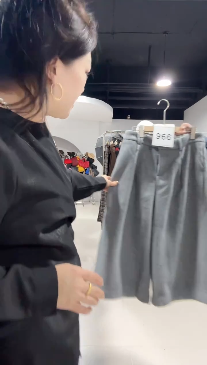 966-浅灰色 毛呢裤········