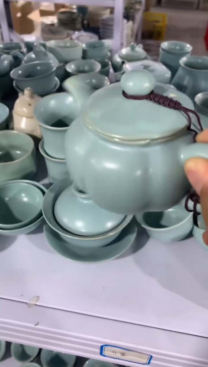 茶具茶壶、盖碗、主人杯、客杯（轻轻微瑕介意勿拍）
