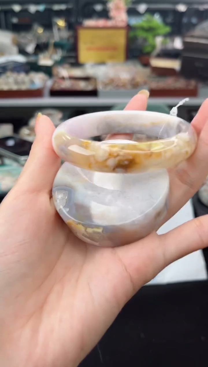 【闪购商品】石英质玉手镯未镶嵌59圈口（不退不换）14562549