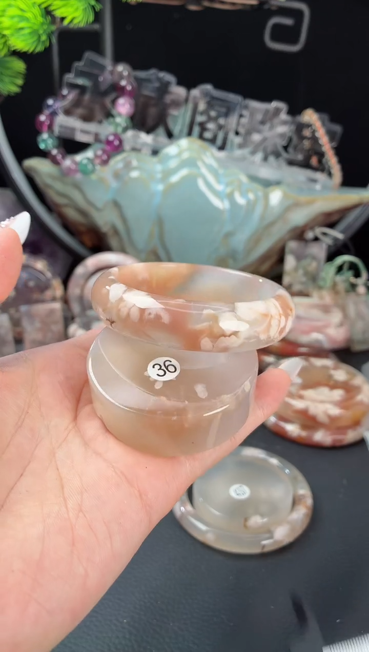 石英质玉手镯（圆镯）未镶嵌56.8