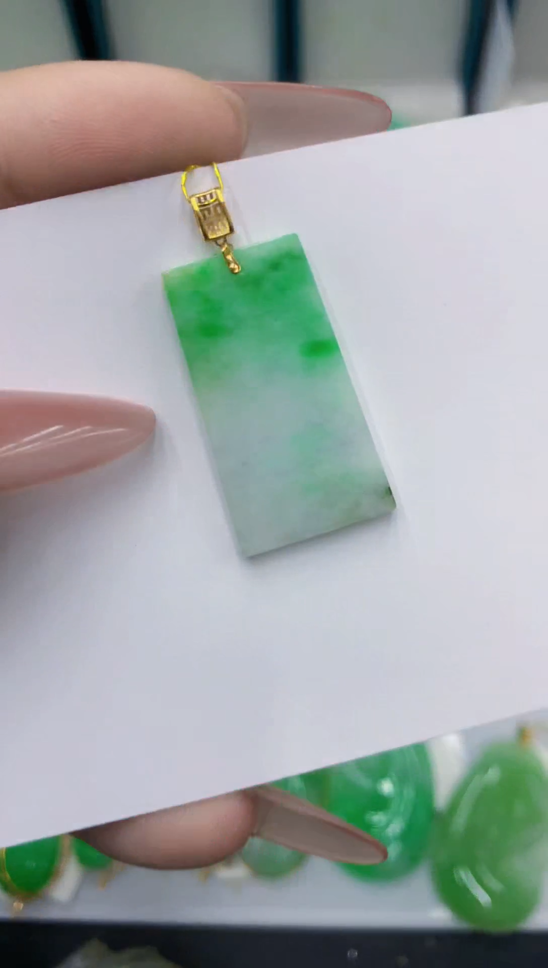 颈饰18K金镶嵌翡翠111111